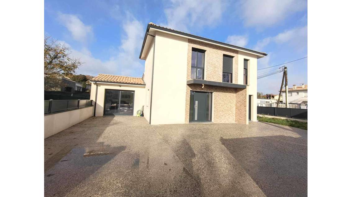 Bureaux 117m² à louer avec parking à Carbon-Blanc