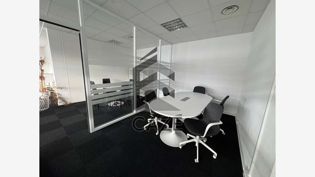 A louer bureaux 409m² à Pessac Haut Levêque
