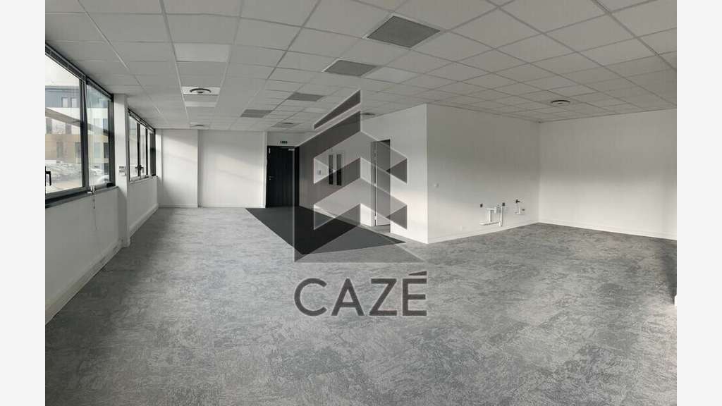A louer bureaux 409m² à Pessac Haut Levêque