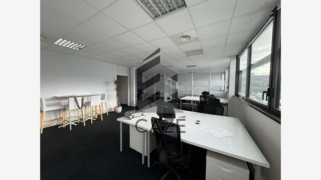 A louer bureaux 409m² à Pessac Haut Levêque