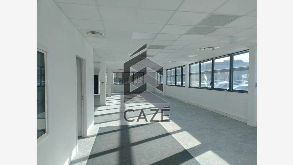 A louer bureaux 409m² à Pessac Haut Levêque