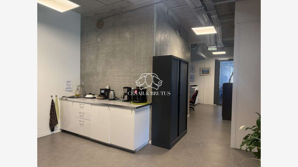 Bureaux neufs 200m² à louer à Rillieux-la-Pape