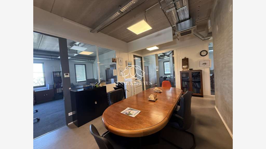 Bureaux neufs 200m² à louer à Rillieux-la-Pape