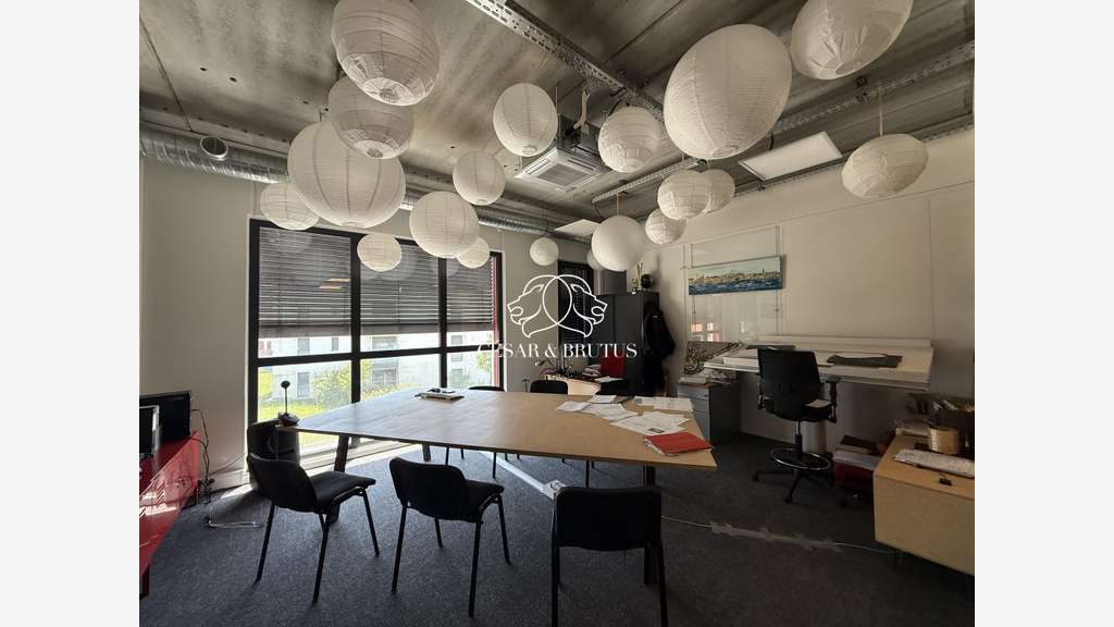 Bureaux neufs 200m² à louer à Rillieux-la-Pape
