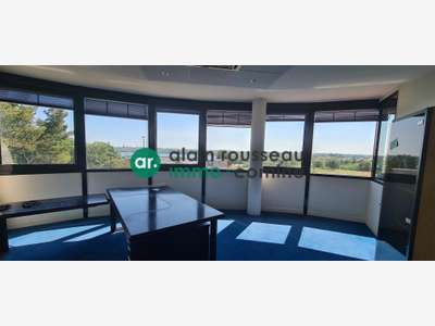 A louer bureaux lumineux 213m² terrasse à Angers