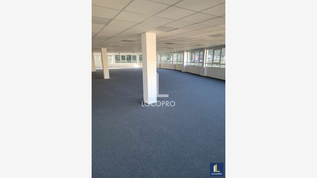 A louer bureaux 301m² au Cannet Avenue du Campon