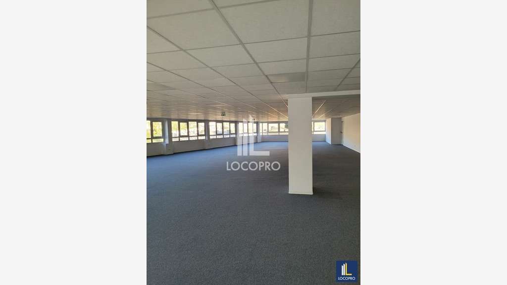 A louer bureaux 301m² au Cannet Avenue du Campon