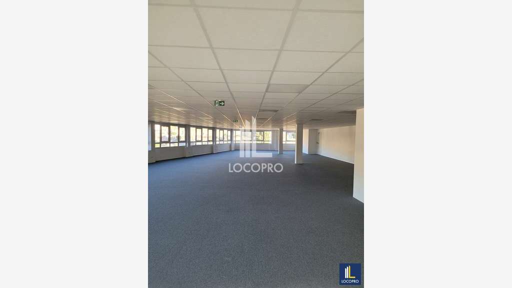 A louer bureaux 301m² au Cannet Avenue du Campon