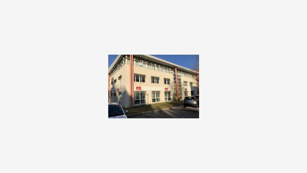 À louer bureaux 485m² div R+2 ZA Courtine Avignon