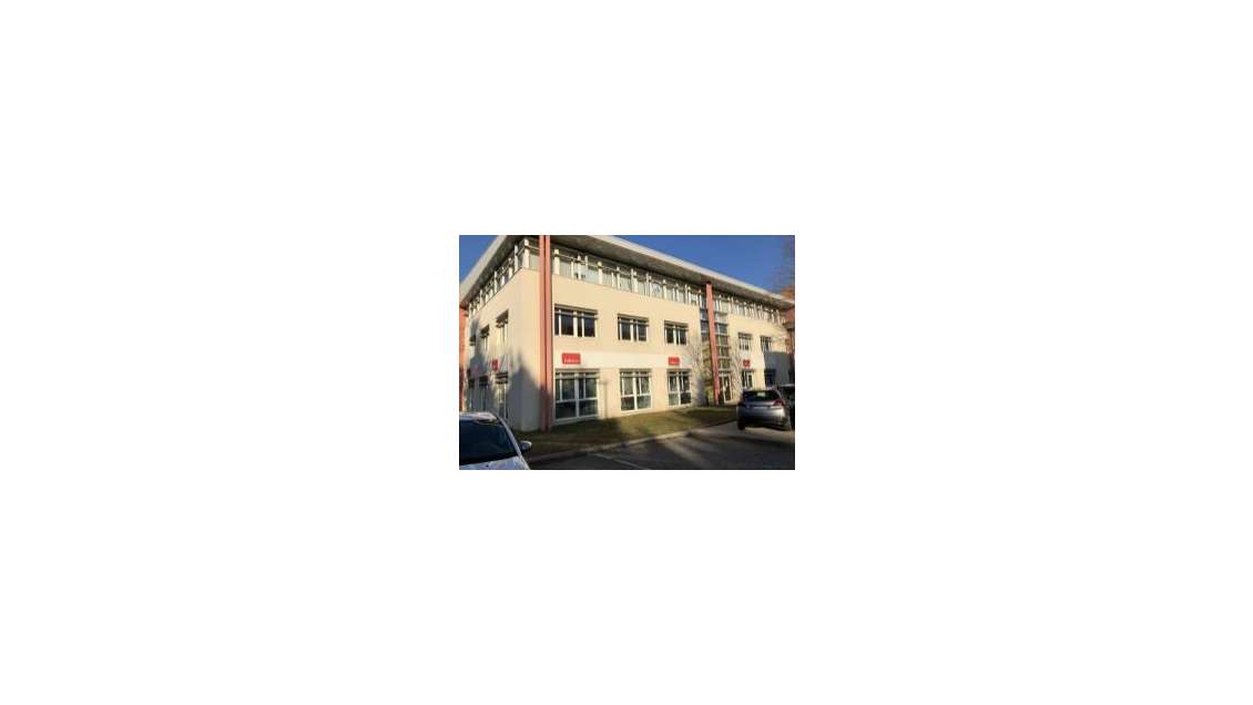 À louer bureaux 485m² div R+2 ZA Courtine Avignon