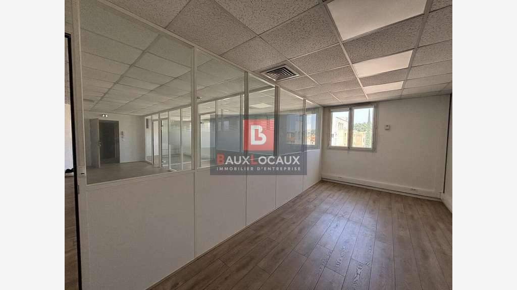 Bureaux à louer 92m² R+3 à Avignon