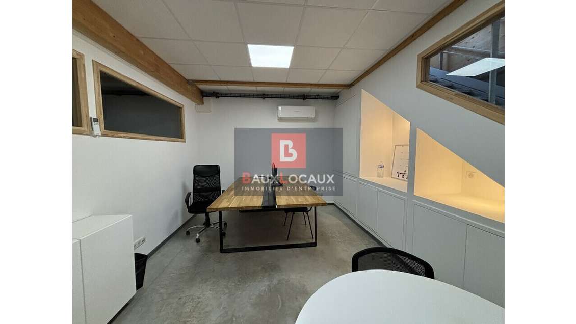 Bureaux 410m² à louer à Avignon ZFU