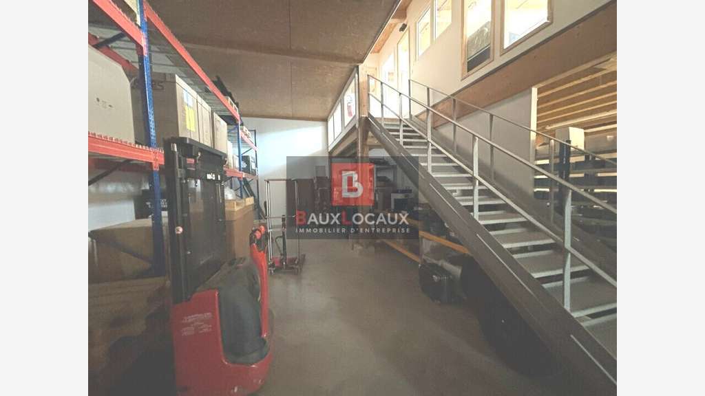 Bureaux 410m² à louer à Avignon ZFU