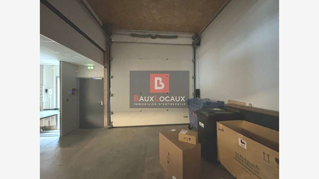 Bureaux 410m² à louer à Avignon ZFU