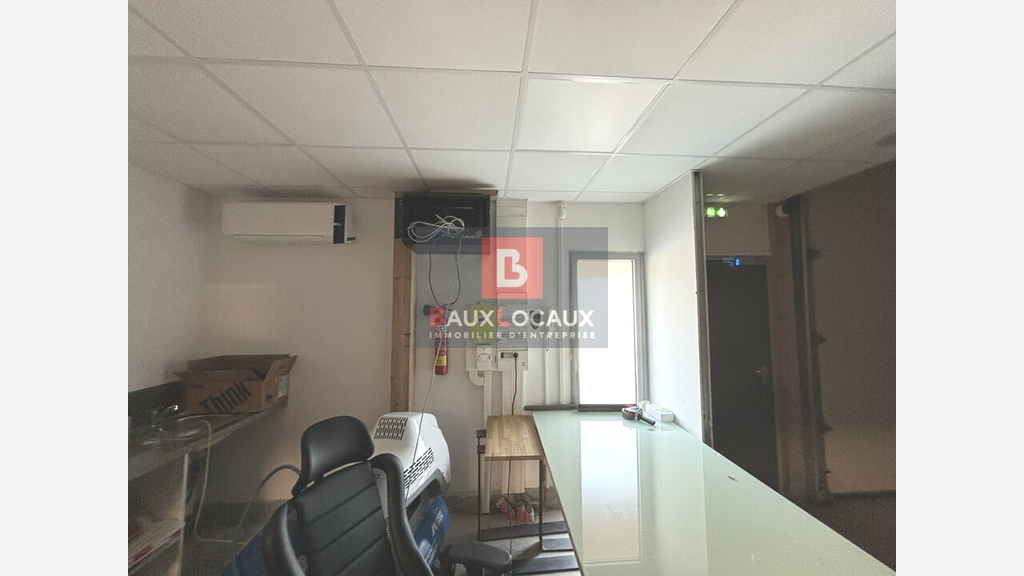 Bureaux 410m² à louer à Avignon ZFU