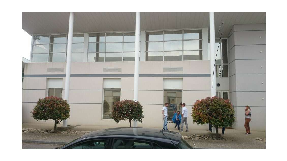 A louer bureaux 201m² Avignon proche A9 commerces