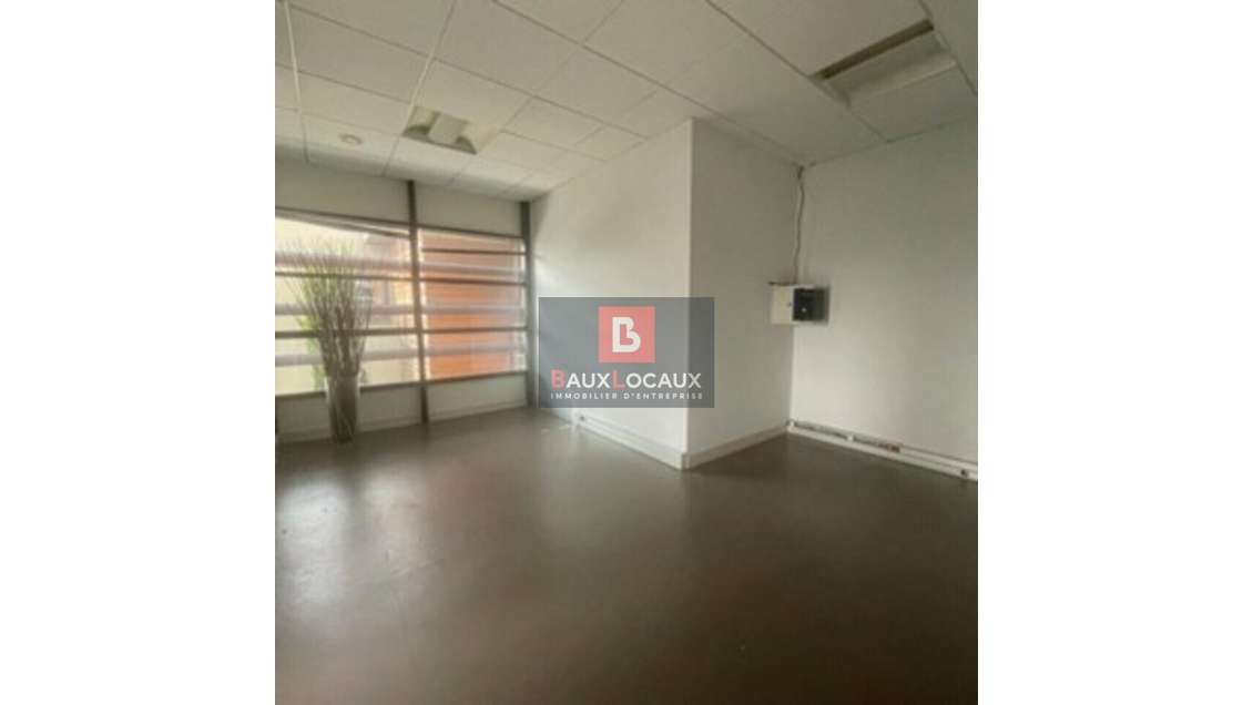 Bureaux 39m² R+1 à louer empl stratégique Avignon