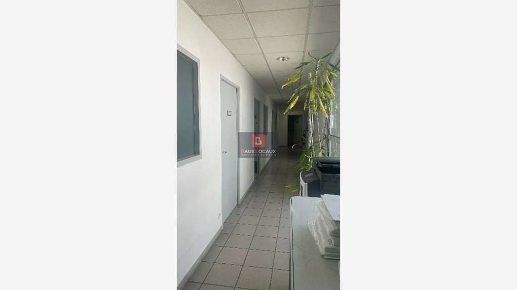A louer bureaux 845m² divisibles Avignon  Capsud