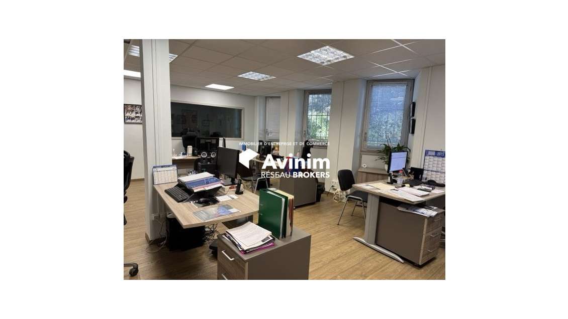 Bureau 140 m² RDC à louer à Avignon Cap Sud,