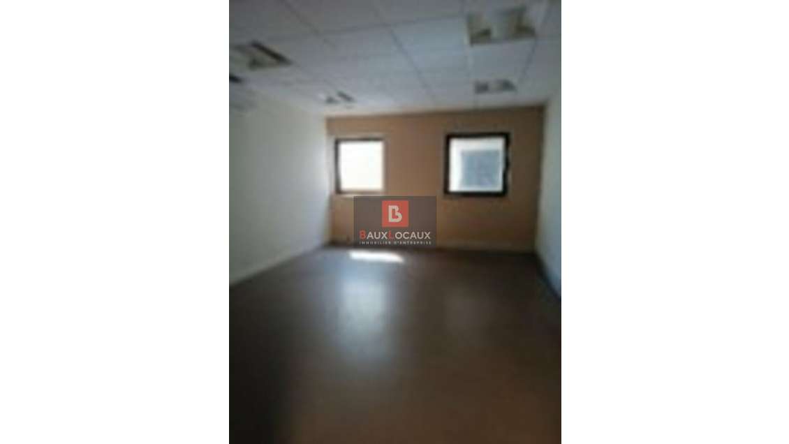 A louer bureaux 24m² dans zone d'activités Avignon