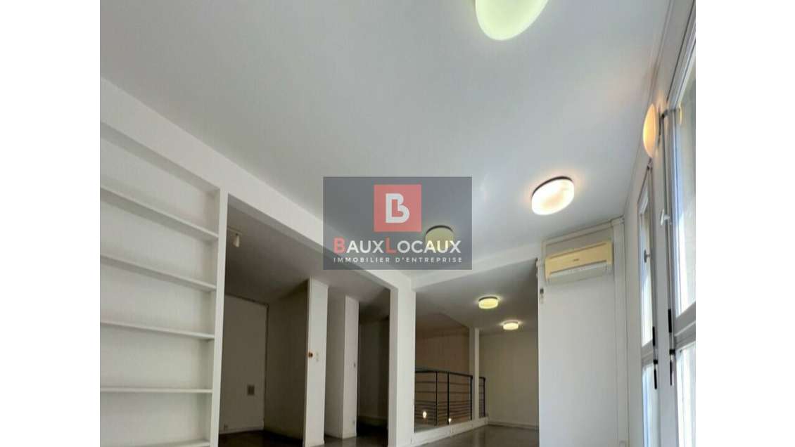A louer bureaux lumineux 182m² Avignon Intra-Muros