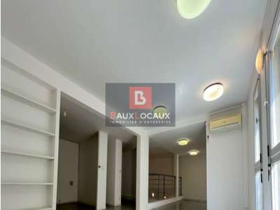 A louer bureaux lumineux 182m² Avignon Intra-Muros