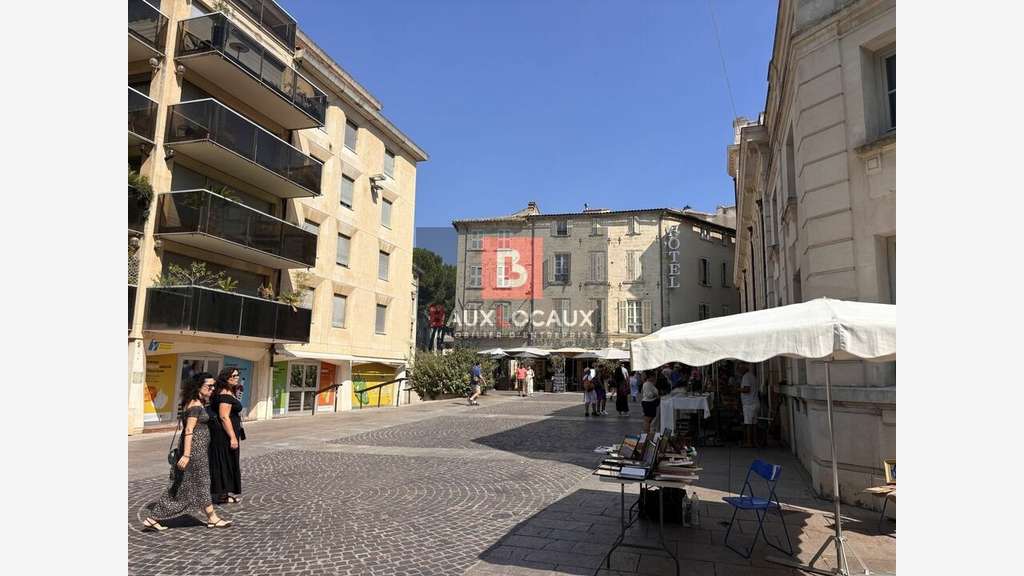 A louer bureaux lumineux 182m² Avignon Intra-Muros