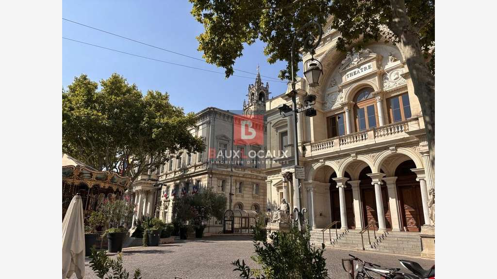 A louer bureaux lumineux 182m² Avignon Intra-Muros