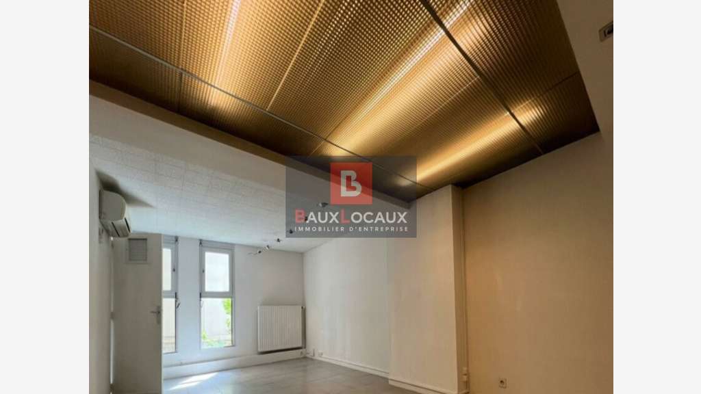 A louer bureaux lumineux 182m² Avignon Intra-Muros