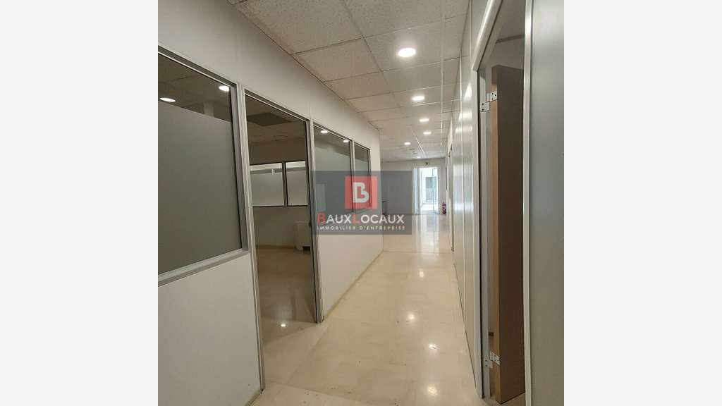 A louer bureaux 323m² proche Capsud à Avignon