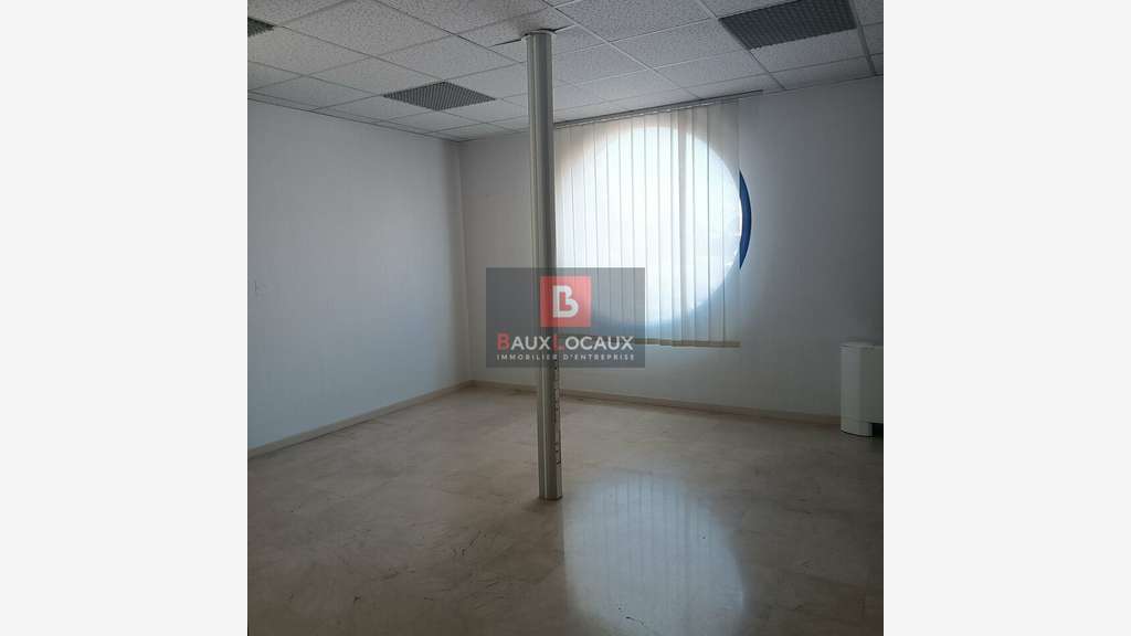 A louer bureaux 323m² proche Capsud à Avignon