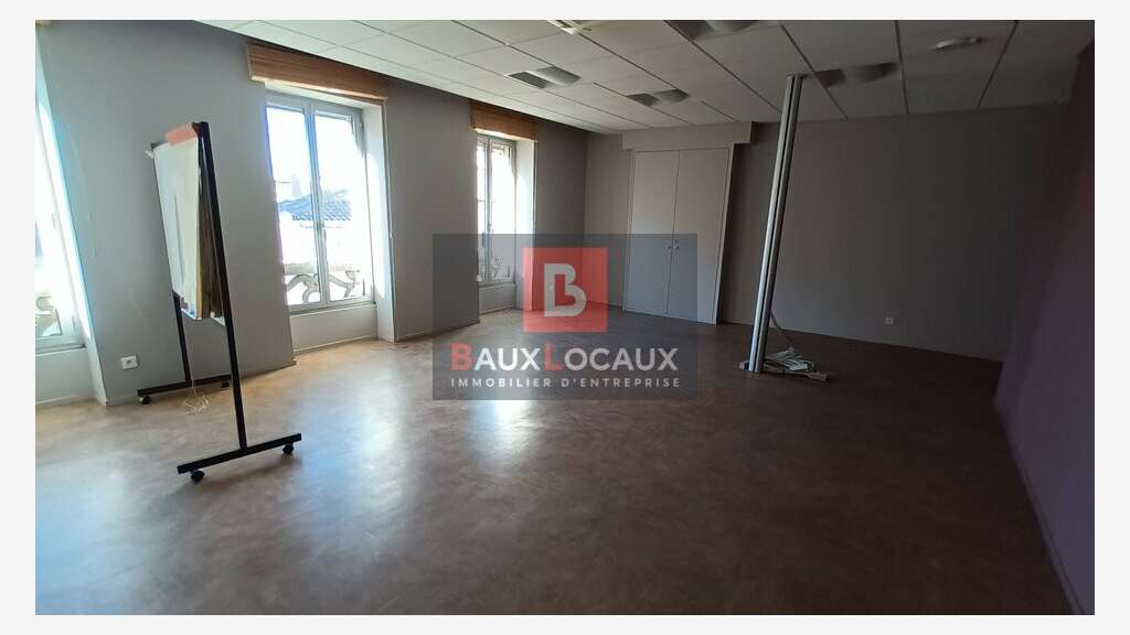 A louer bureau de standing R+5 au coeur d'Avignon