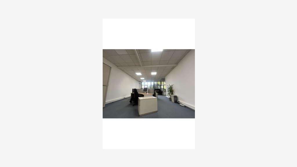 A louer bureaux de 417m² à Avignon Courtine