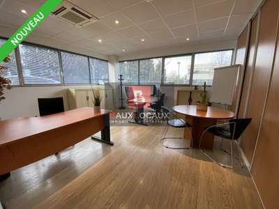 Bureaux 135m² RDC à louer à Avignon
