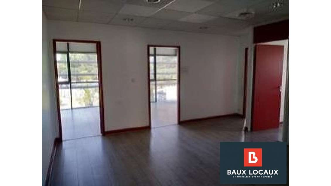Bureaux 90m² R+2 à louer Avignon proche Cap Sud