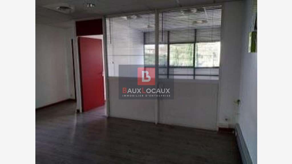 Bureaux 90m² R+2 à louer Avignon proche Cap Sud