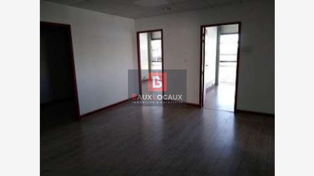 Bureaux 90m² R+2 à louer Avignon proche Cap Sud