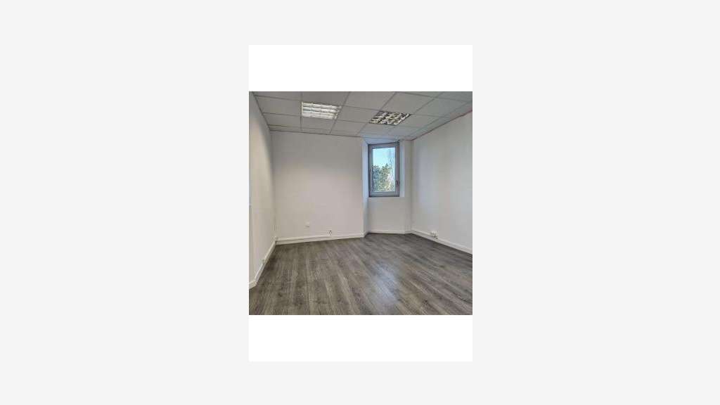A louer bureau 104m² R+2 à Avignon ZAC Cap Sud