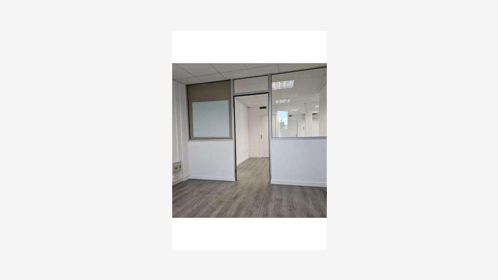 A louer bureau 104m² R+2 à Avignon ZAC Cap Sud