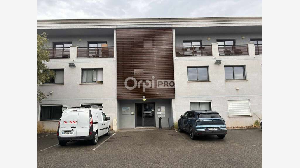 Bureau de 72m² à louer en RDC à Avignon