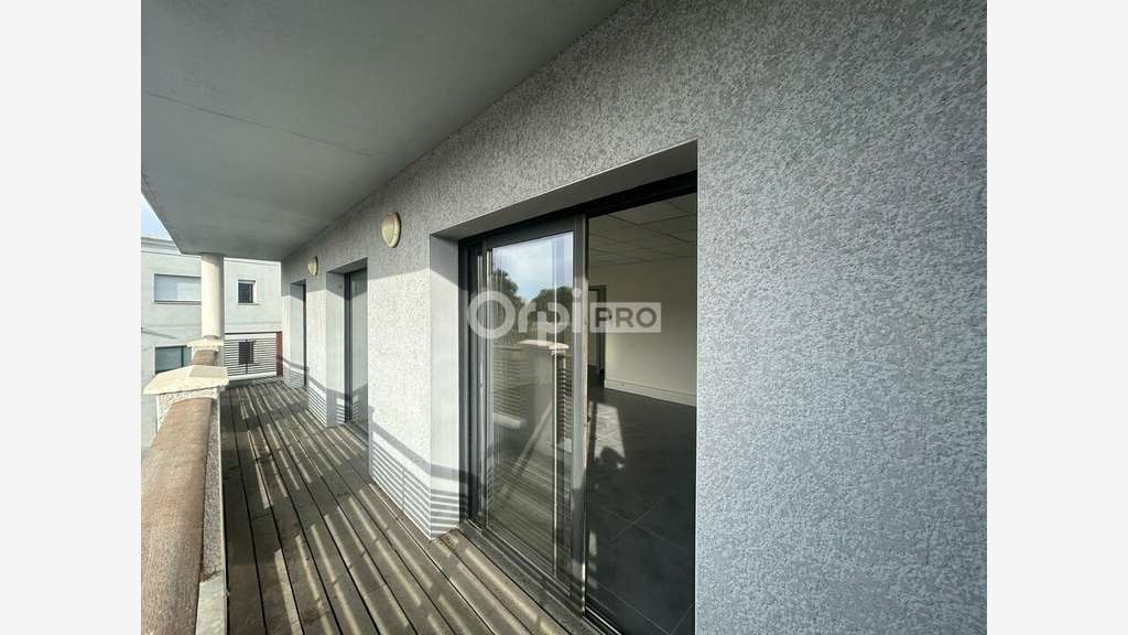 Bureau de 72m² à louer en RDC à Avignon
