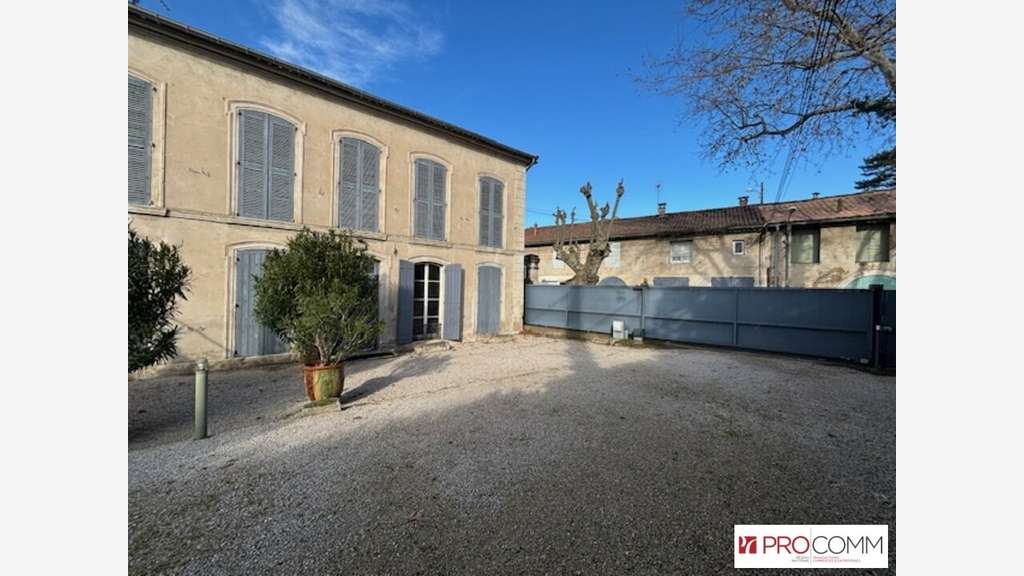 Bureaux 170m² R+1 à louer à Avignon