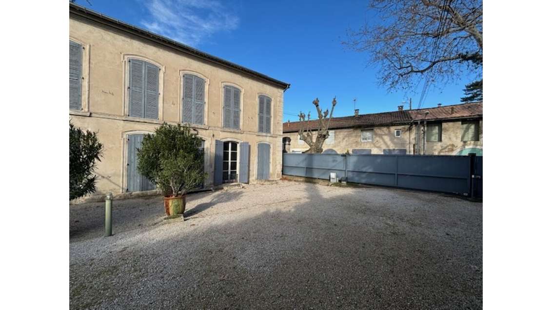 Bureaux 170m² R+1 à louer à Avignon