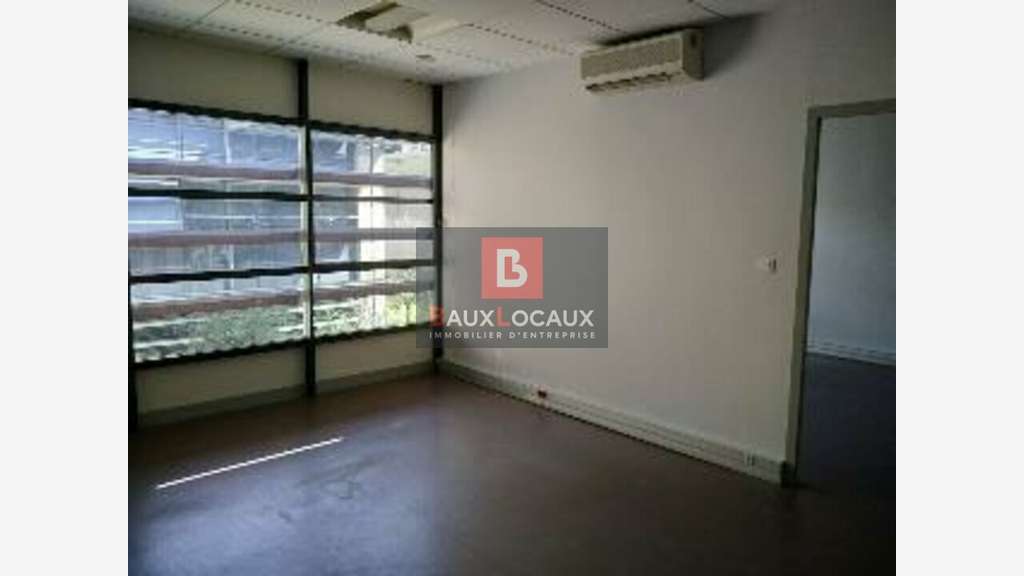 A louer bureaux 39.20m² Avignon R+1 proche Cap Sud