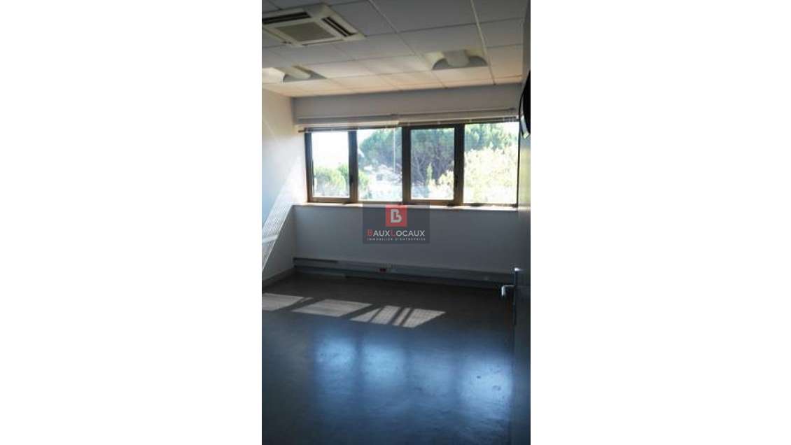 Bureaux 30m² R+1 à louer à Avignon proche Cap Sud