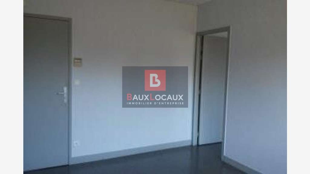 Bureaux 30m² R+1 à louer à Avignon proche Cap Sud