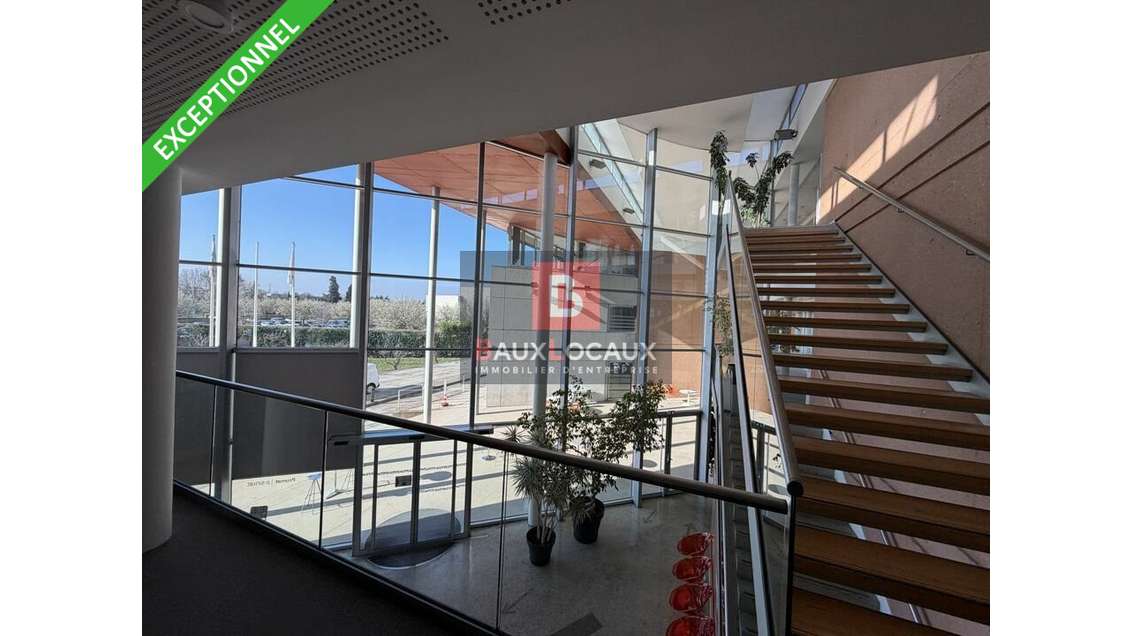 Bureaux de 1125m² à louer en RDC à Avignon