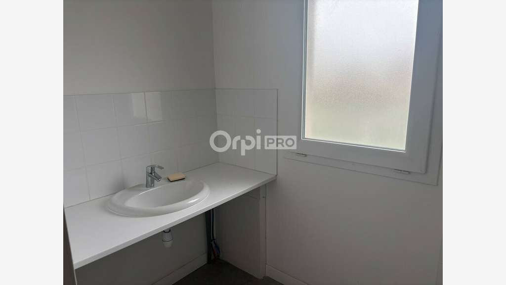 Bureau 245m² R+1 à louer à Avignon