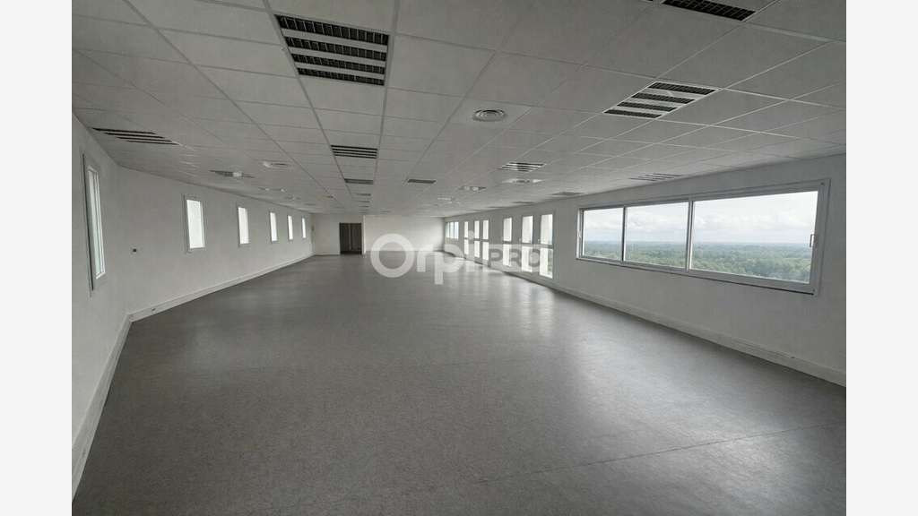 Bureau 245m² R+1 à louer à Avignon