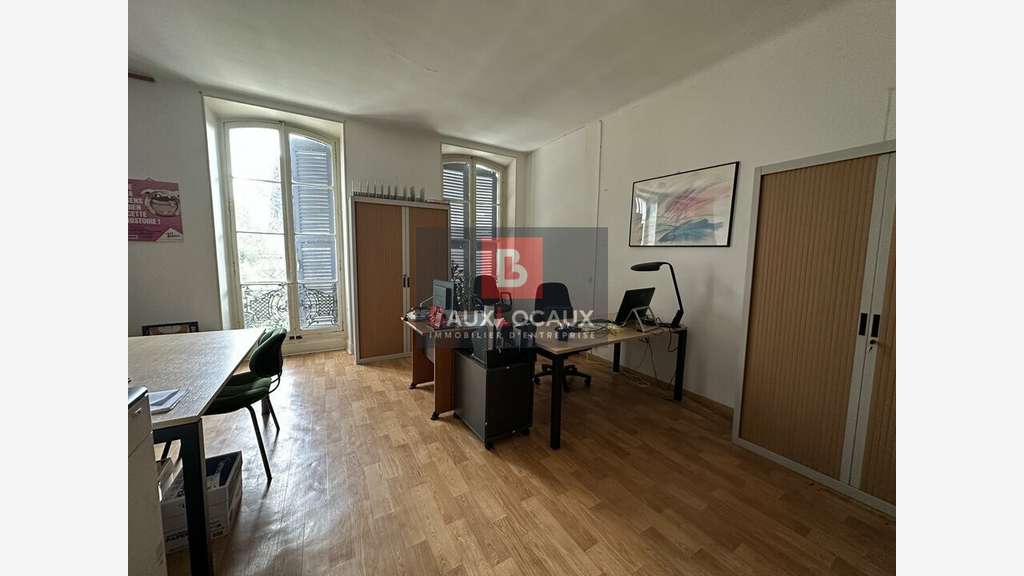 Bureaux de 170m² à louer au 1er étage à Avignon